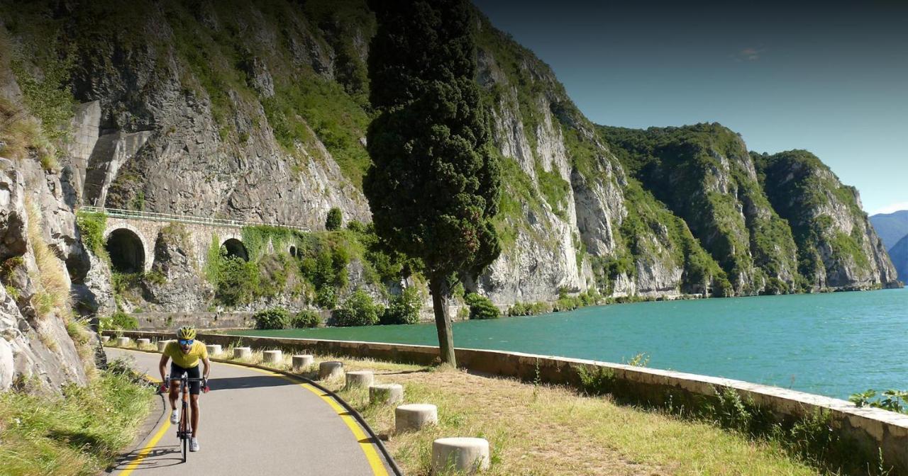 Residenza Di Prestigio In Riva Al Lago Marone Loft Exterior foto