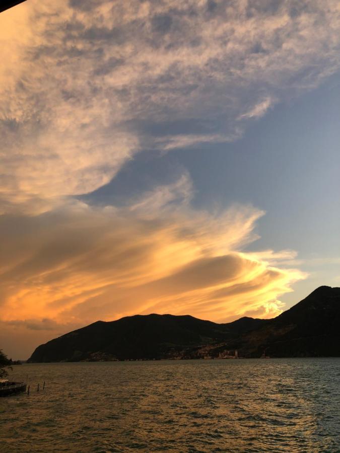 Residenza Di Prestigio In Riva Al Lago Marone Loft Exterior foto